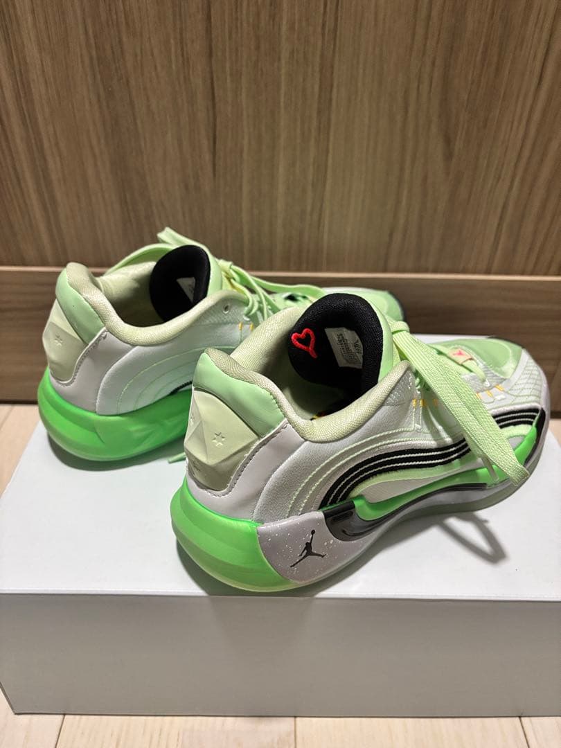 早い物勝ち☆新品同様ルカ 4 PF スペースナビゲーター　25.5cm