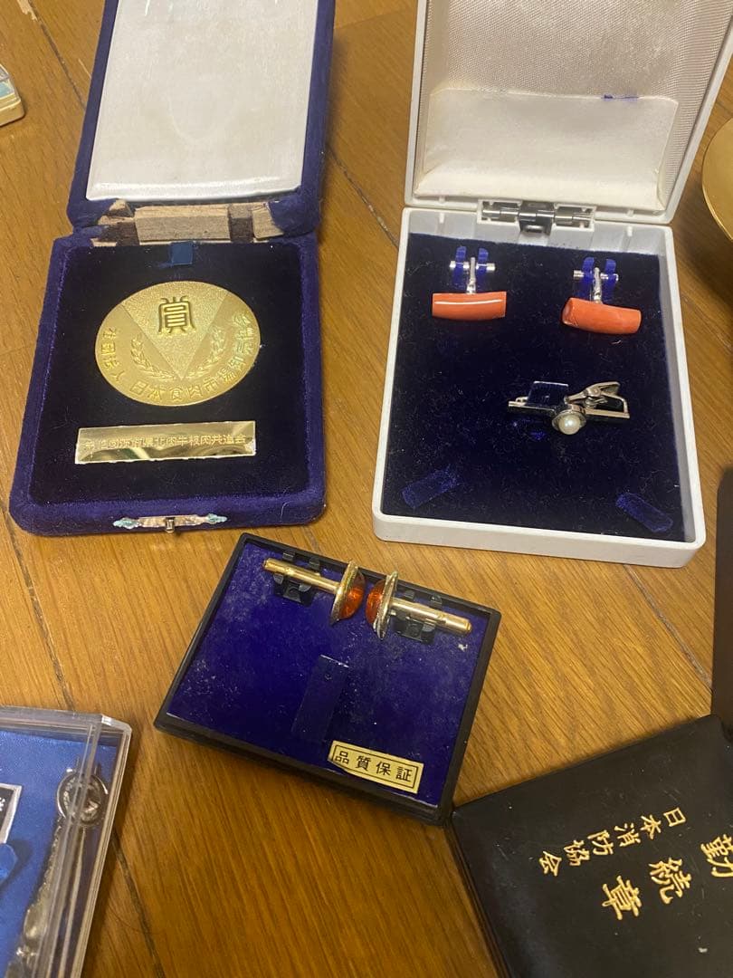 遺品整理 アクセサリー 記念メダル アンティーク 時計 まとめ