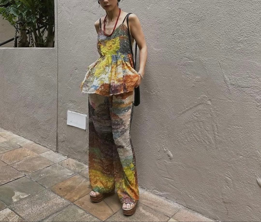 AMERI新品MEDI RACHEL FLUFFY ART CAMISOLE - メルカリ