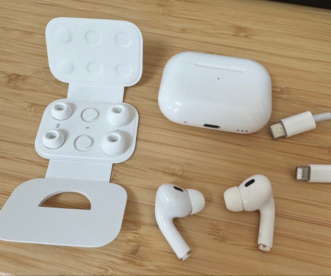 Airpods pro 第2世代　Lightningケース 楽天市場】国内新品純正品 Apple純正 AirPods Pro (第 2 世代) MagSafe