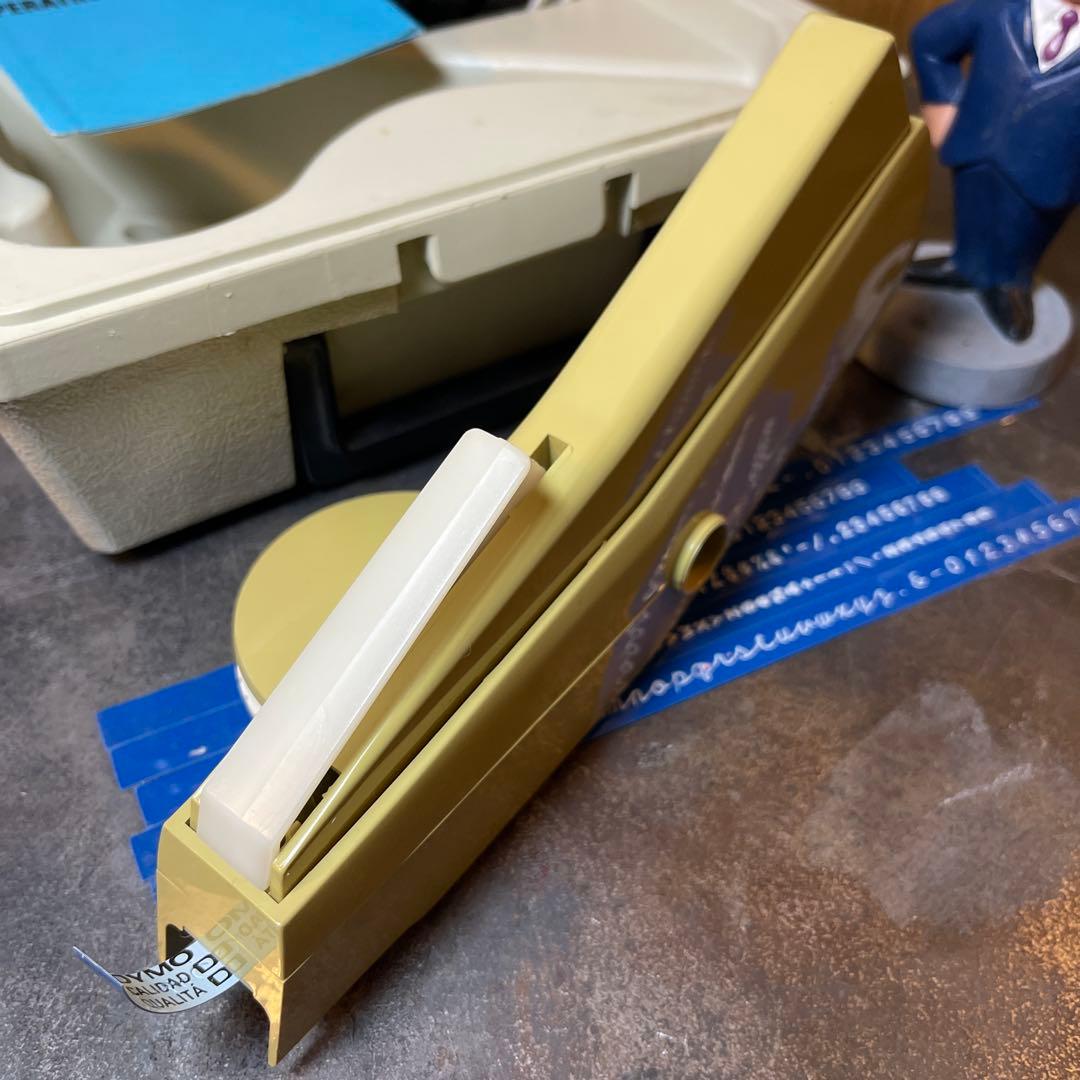 □製品保証□ 【繋がる筆記体・文字盤4個】ダイモ M-6 DYMO 17515