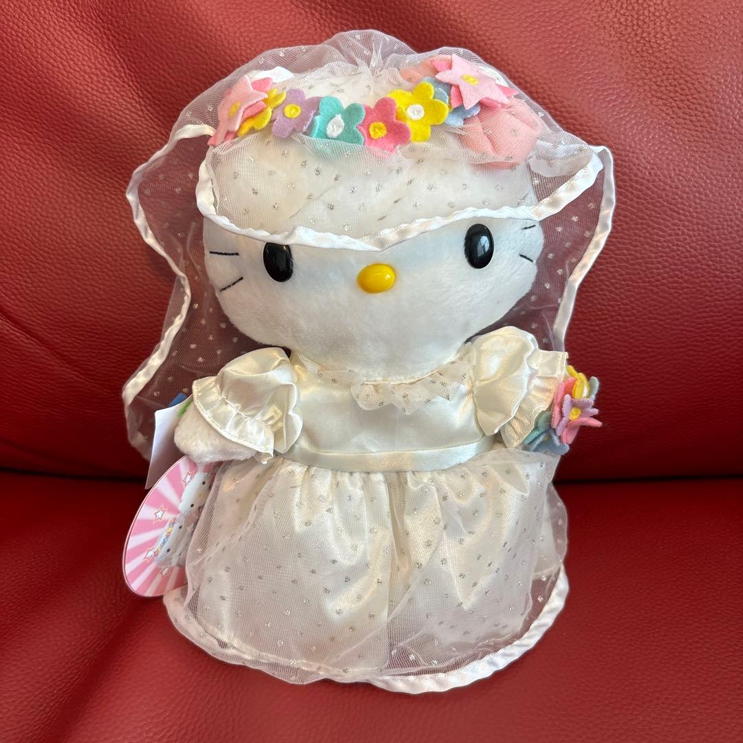 新品未使用・ハローキティ[ウエディングドレス・キティぬいぐるみ