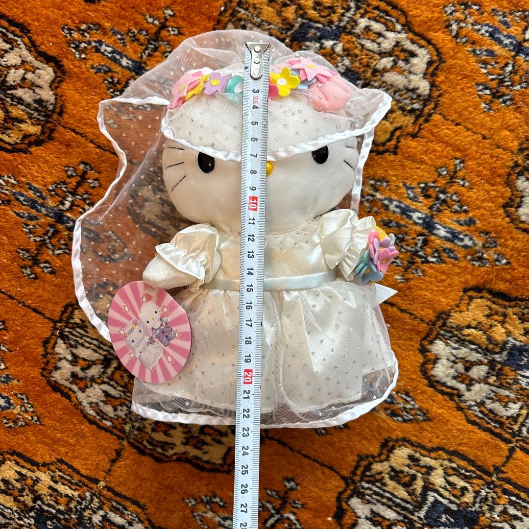 新品未使用・ハローキティ[ウエディングドレス・キティぬいぐるみ