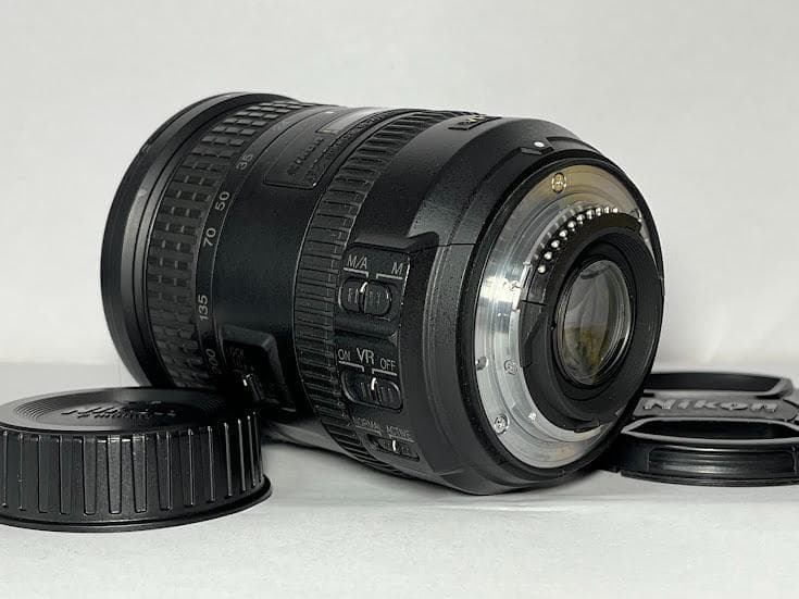 ★極上 ニコンAF-S DX NIKKOR 18-200mm F3.5-5.6