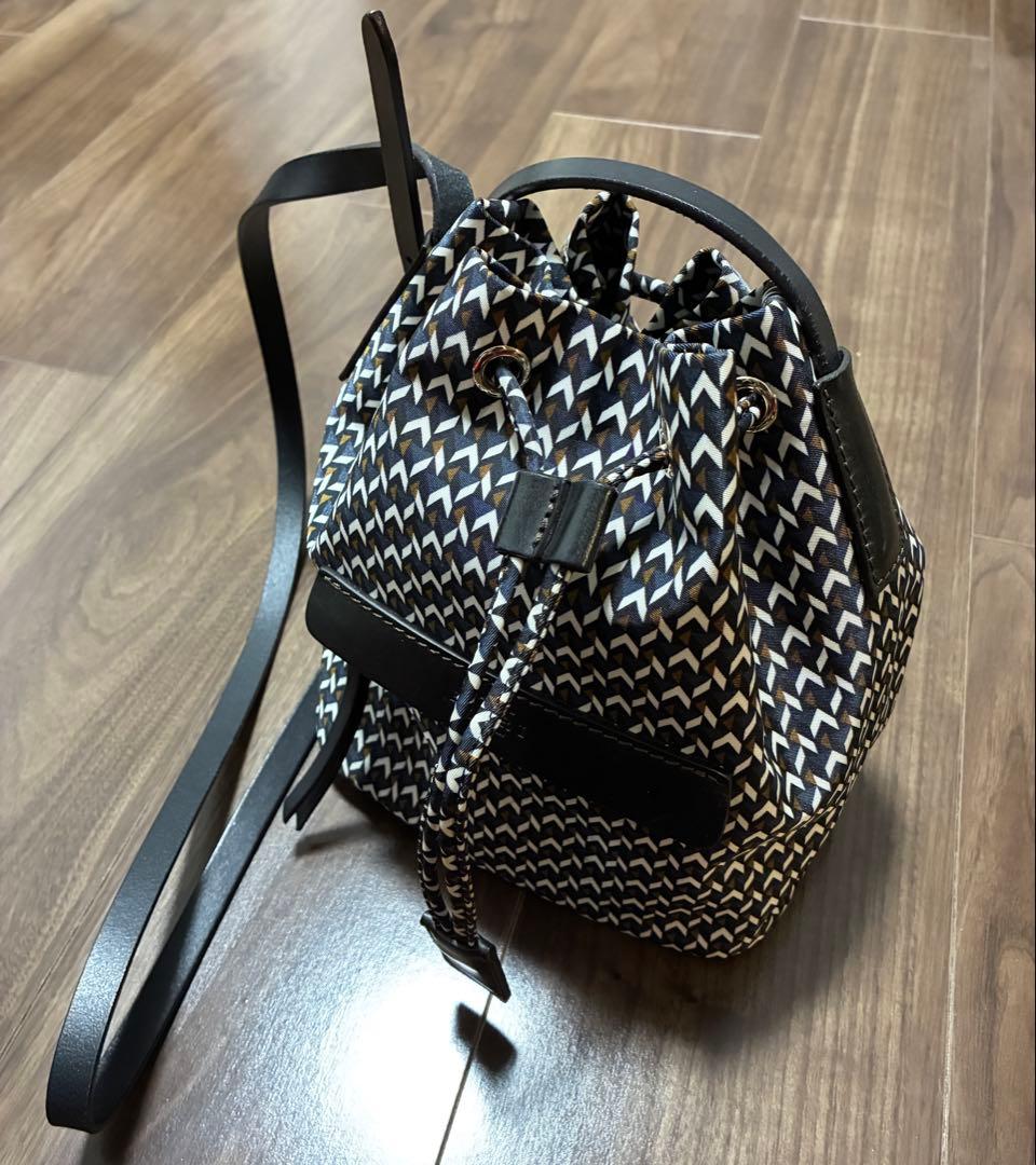 ロベルタピエリ ショルダーバッグ 巾着 TATAMI ネイビー - メルカリ