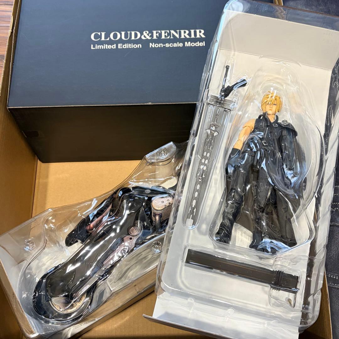 FF7 AC 限定BOX クラウド+フェンリル フィギュア - メルカリ