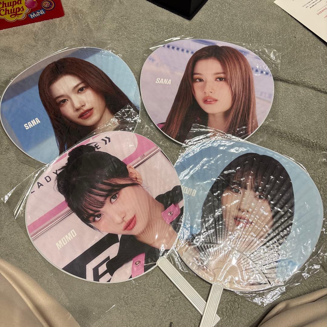 TWICE さなもも K-POPアイドル うちわセット - メルカリ