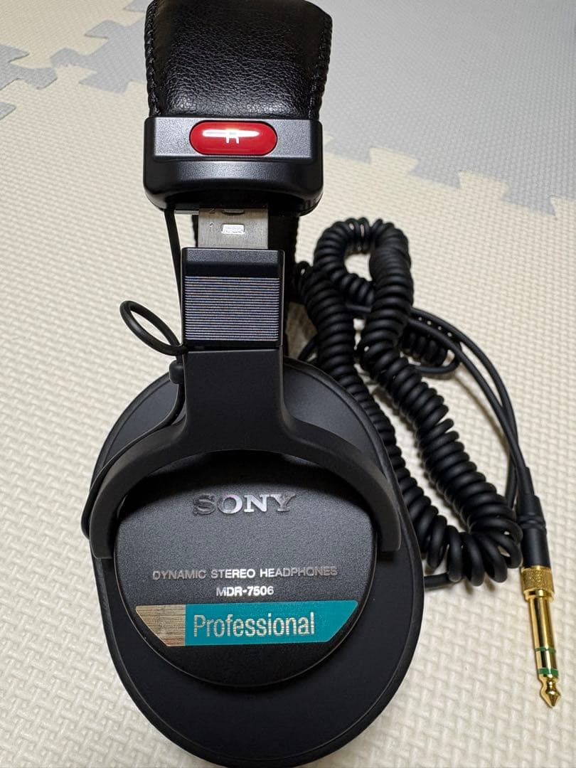美品スタジオ・モニターヘッドホン SONY MDR-7506 SONY（ソニー）/ MDR-7506 定番スタジオモニターヘッドホン 密閉型