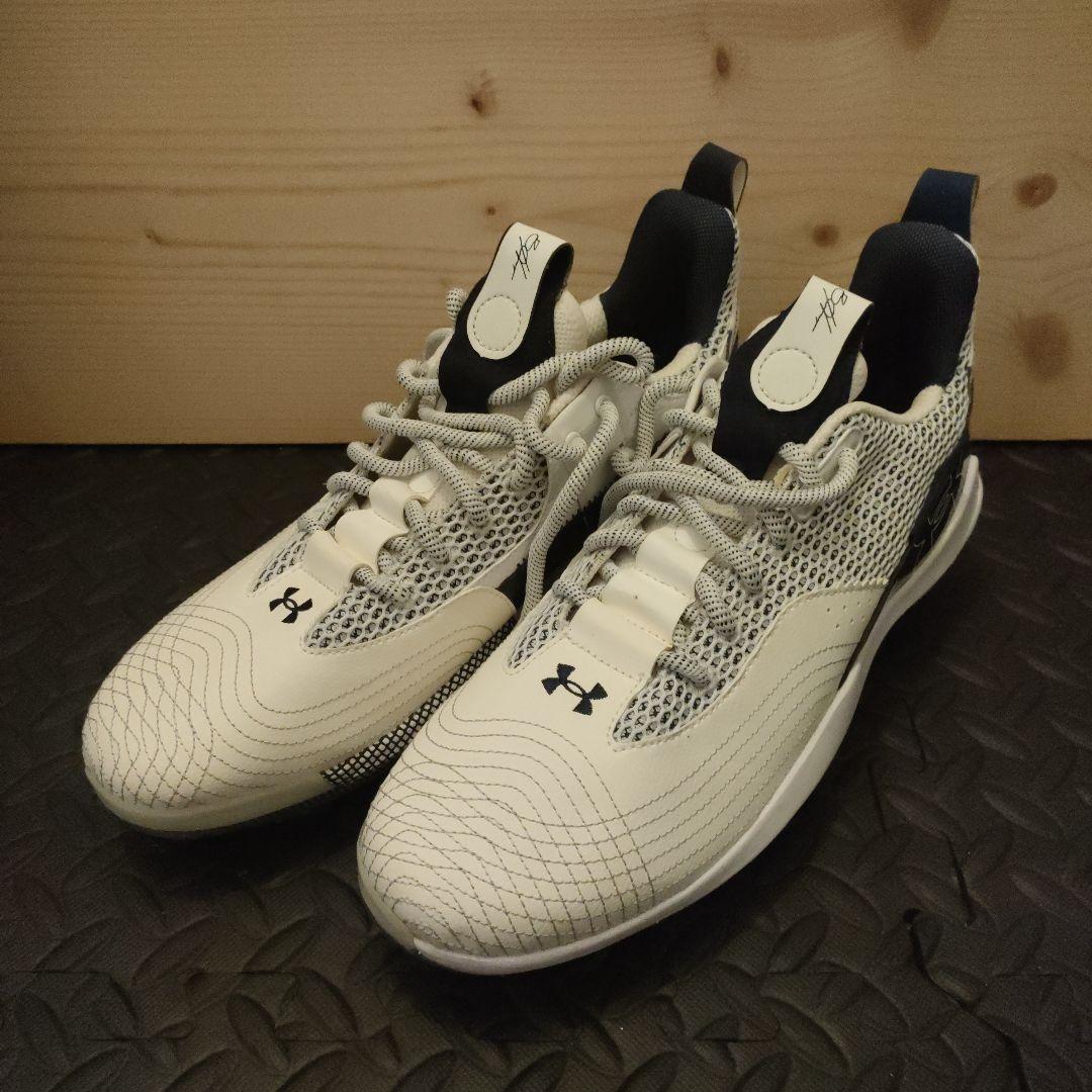 Under Armour ポイントスパイク　ホワイト/ネイビー　29.0cm