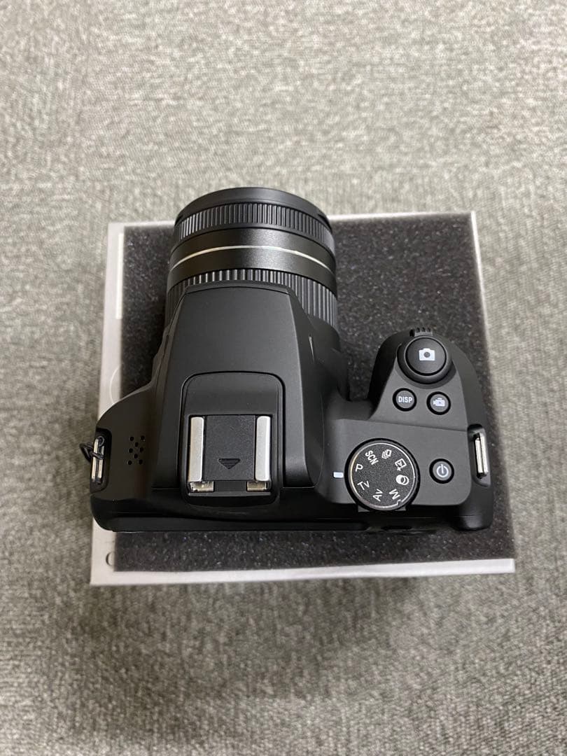 Optical 10 コンパクトデジタルカメラ ドン・キホーテブランド ドンキ情熱価格「一眼風デジタルカメラ Optical 10」。光学10倍ズーム