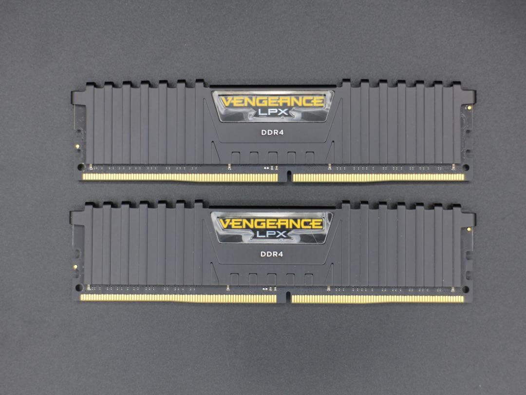 Vengeance DDR4 メモリ 32GB（16GB×2枚）2666MHz VENGEANCE® LPX 32GB (2 x 16GB) DDR4 DRAM 2666MHz C16 Memory Kit