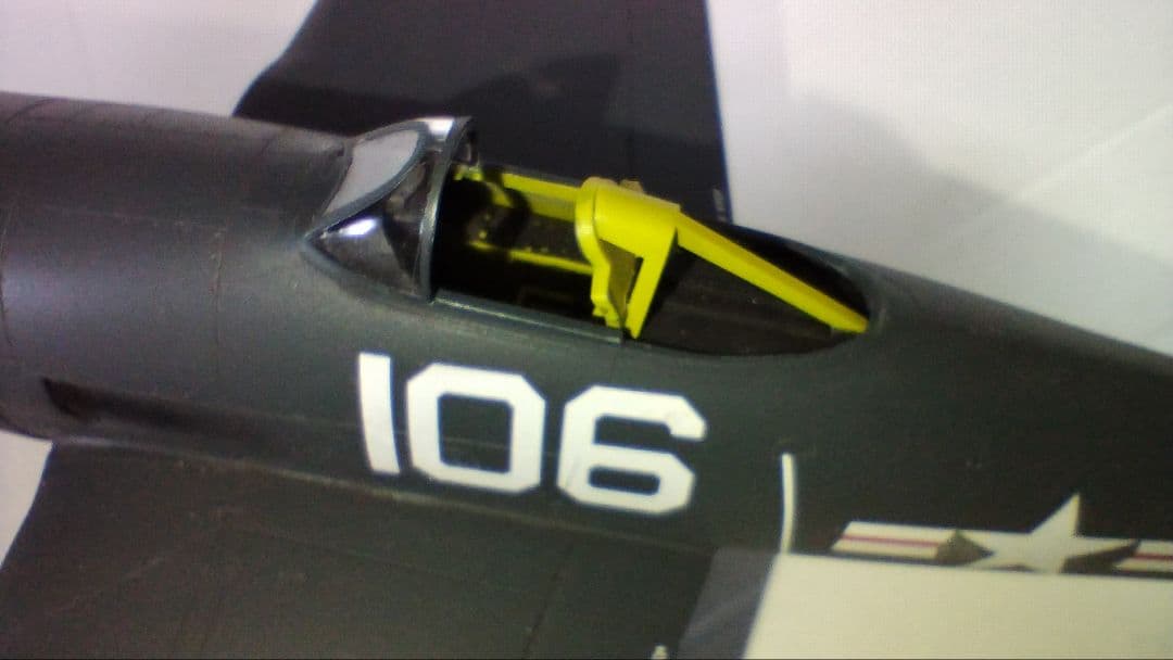 プラモデル完成機　1/48　F8F-1/2「USS Tarawa」