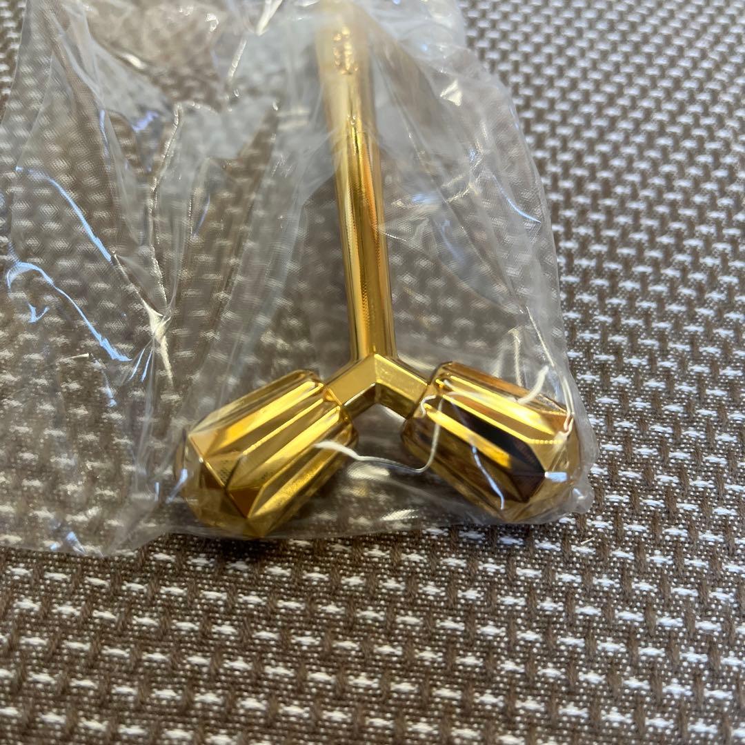 エスティーローダー リニュートリィブ フェイシャル ローラー - メルカリ