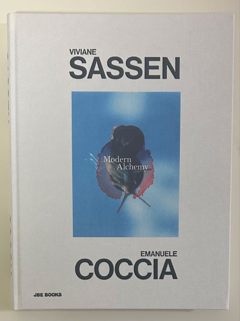 ヴィヴィアン・サッセン,COCCIA Modern Alchemy, サイン入り Event 2024: トーク＆ブックサイニング：ヴィヴィアン・サッセン「The