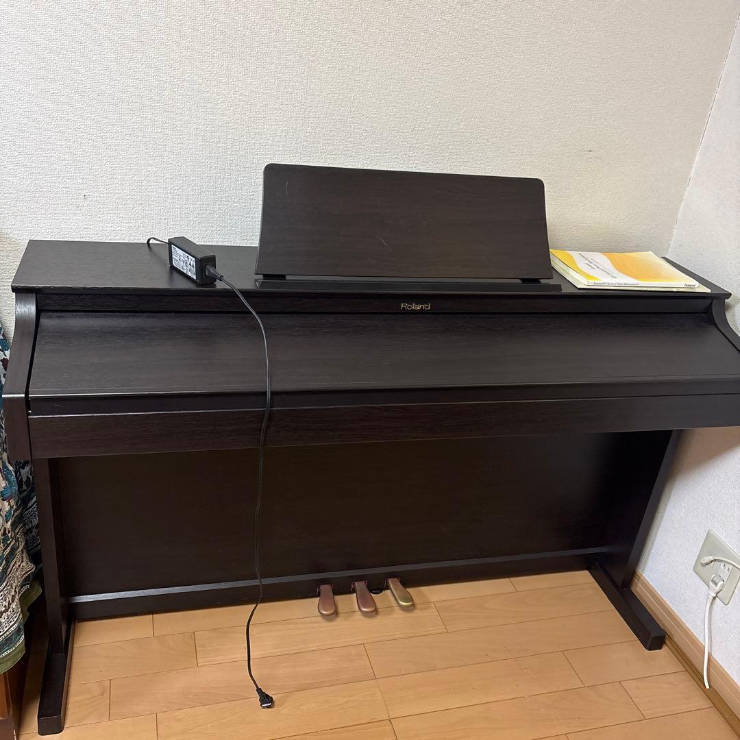 Roland ローランド 電子ピアノ HP302 88鍵 3本ペダル たのメル便 Roland ローランド 電子ピアノ HP302 88鍵 3本ペダル たのメル便