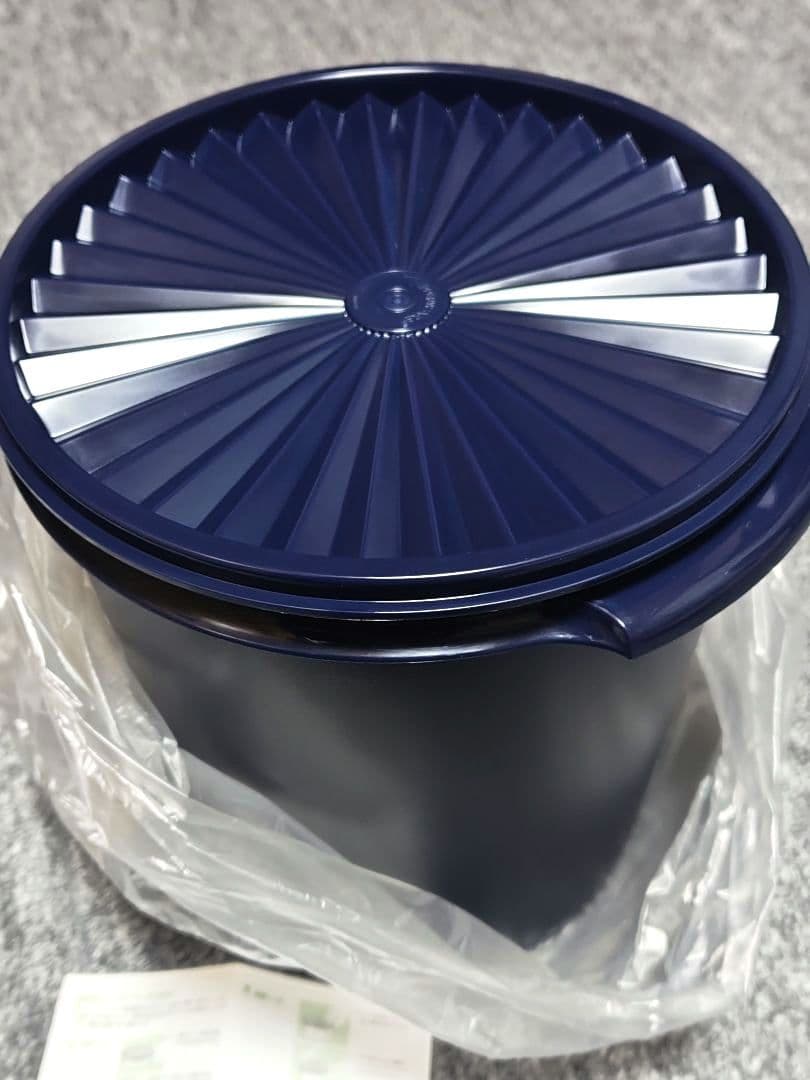 新品未開封】タッパーウェア ネイビー保存容器 マキシデコレータ 5.5L
