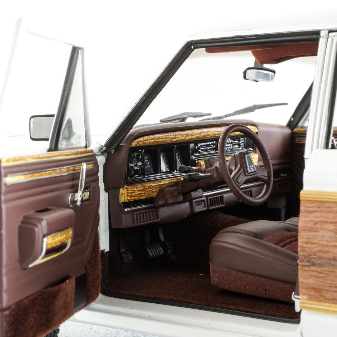 希少☆オートアート 1/18 グランドワゴニア（白） - メルカリ