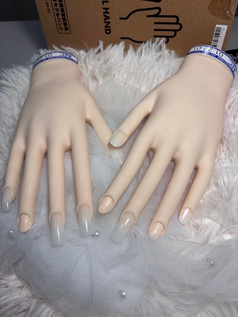 認定ハンド使用回数2回美品（箱付き） JNEC、JNAネイリスト技能認定グッズ（モデルハンド/両手・右手・左手