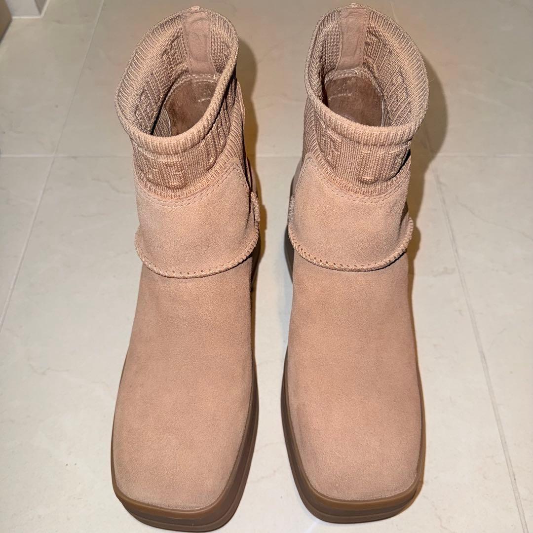 UGG モクシーチェルシー　厚底　ムートンブーツ　25cm UGG（アグ） ウィメンズ モクシー チェルシー UGG WOMENS MOXY CHELSEA