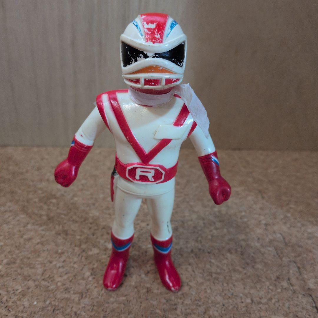 レッドタイガー ソフビ タケミ Amazon.co.jp: タケミ UFO大戦争 戦え！レッドタイガー ソフビ 人形