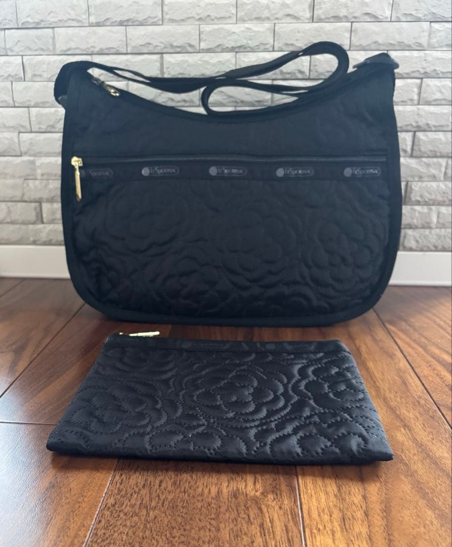 レスポートサック　クラッシックホーボー　パフィーブロッサムズ　ショルダーバッグ LeSportsac（レスポートサック） ショルダーバッグ バッグ CLASSIC