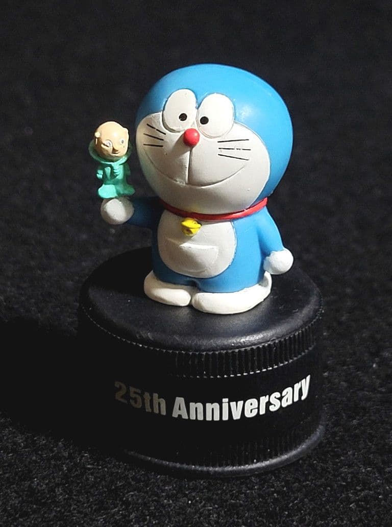 u【値下げ】送料込み ドラえもん 25周年記念 ボトルキャップ