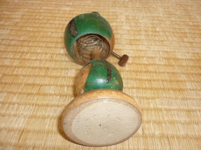 極希少 昭和30年代◇コーワ（興和）パイプをくわえる木製首振りカエル