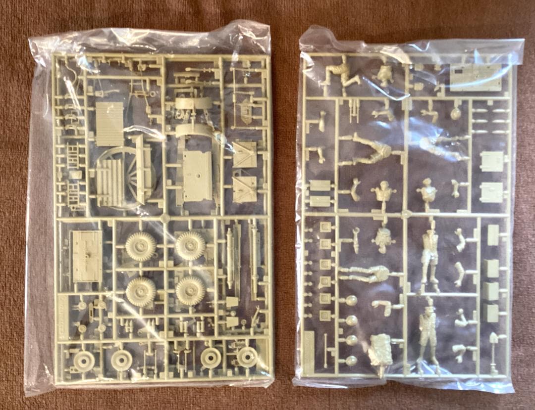 タミヤ 1/35 イギリス サラディン装甲車MkⅡ・ 25ポンド砲 小鹿 - メルカリ