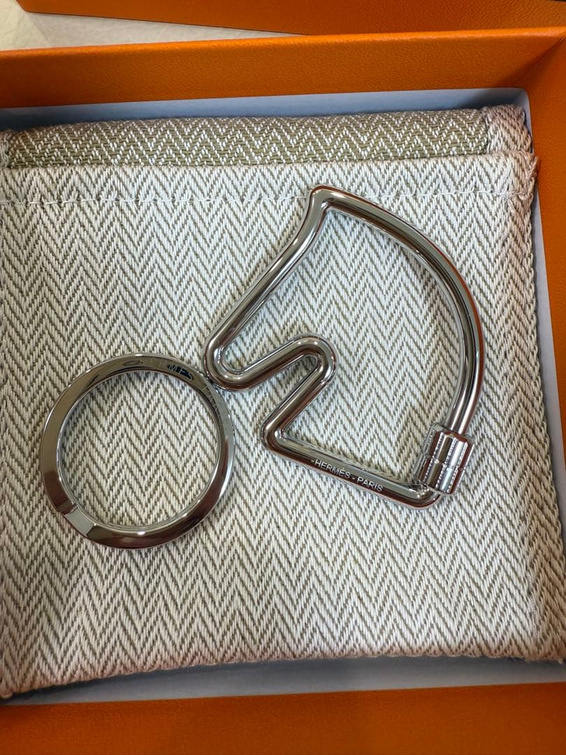 新品未使用エルメスキーホルダー 《シュヴァル》