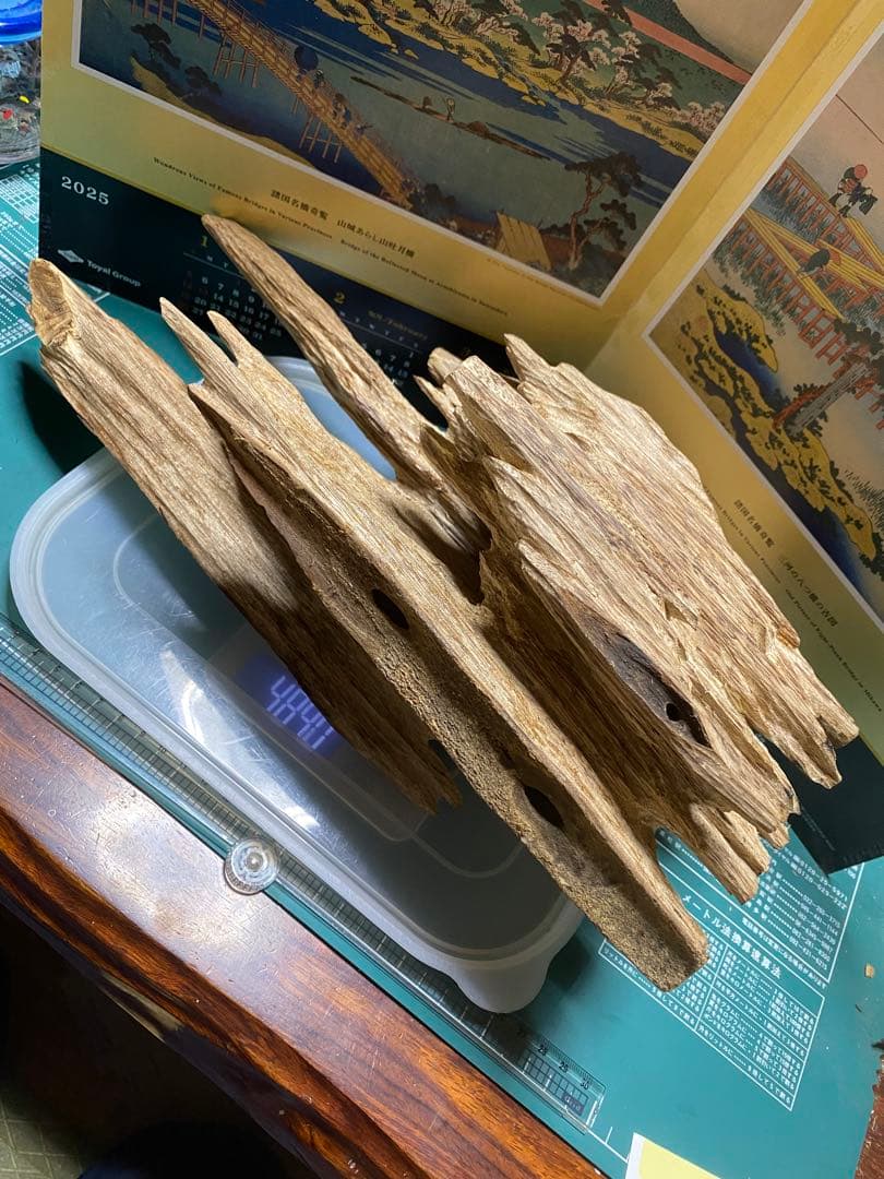 ベトナム産天然香木 希少良香沈香483.7g 香道聞香用六国五味伽羅