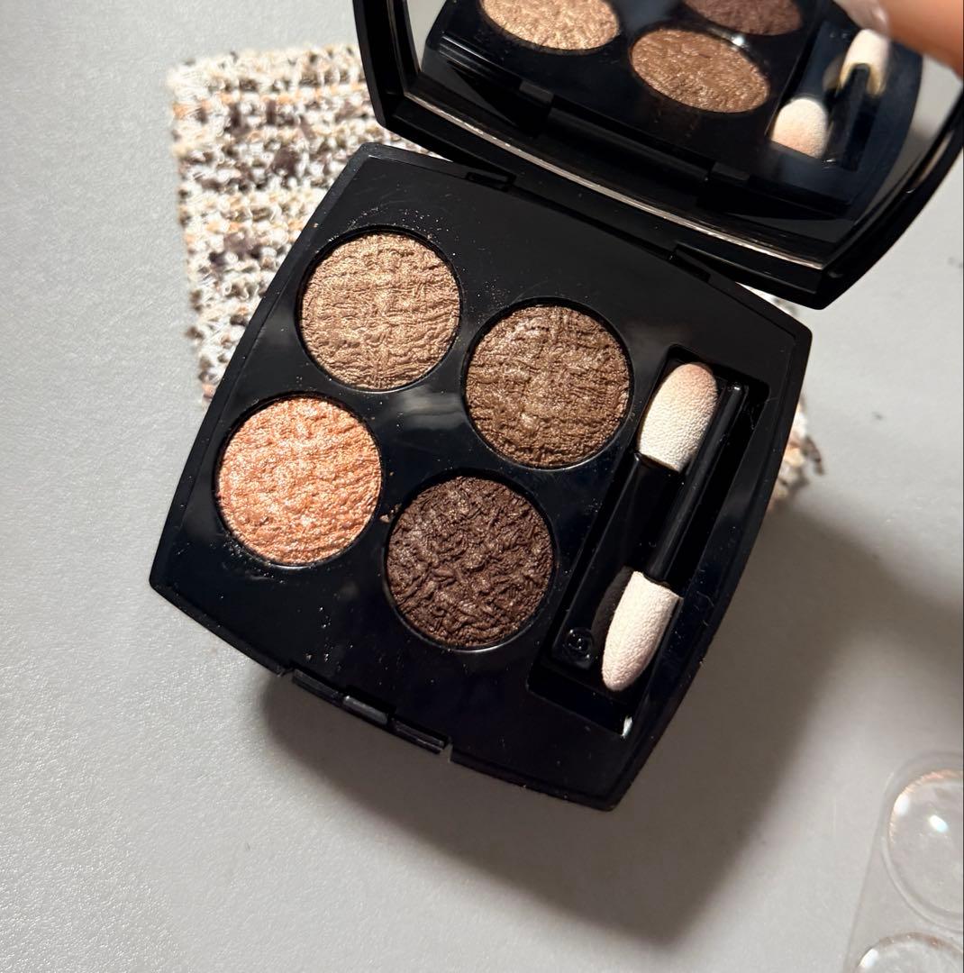 CHANEL レ キャトル オンブル ツイード04 ツイードブラン エ ローズ