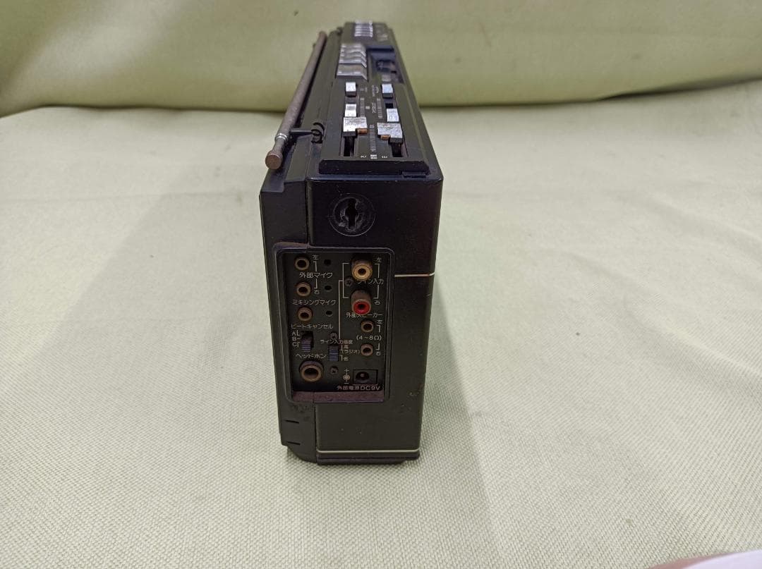 都《VDWWC》希少　SHARP　ラジカセ　GF-8B　ジャンク