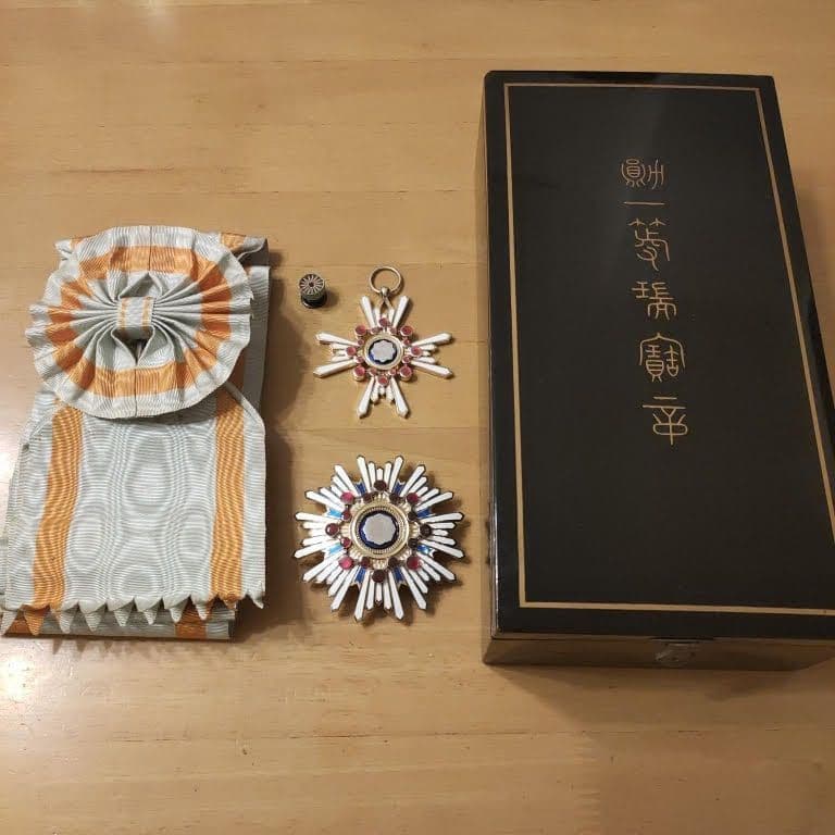 極美品! 本物保証】勲一等瑞宝章 明治勲章 瑞宝大綬章 勲章 徽章 褒章