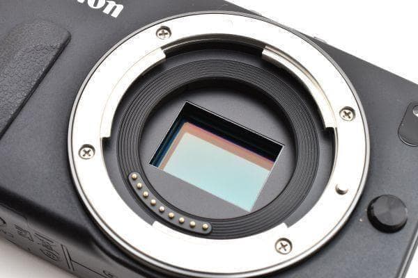 キャノン Canon EOS M ダブルレンズキット バッテリーx２《元箱付き》