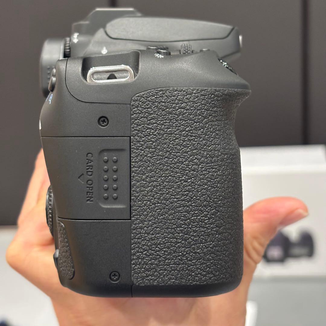 極美品】Canon EOS 90D ボディ ショット数2000未満 - メルカリ