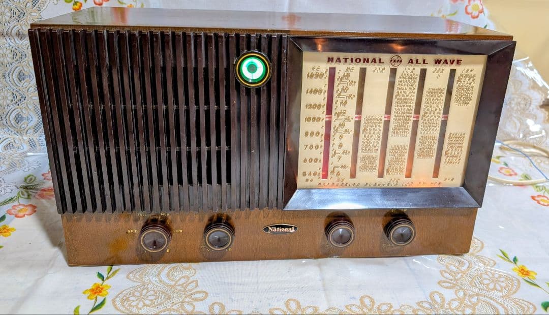 【国際版】ナショナルST真空管ラジオ　アイ付QA-700　Bluetooth付 松下電器 QA-700型ラジオ