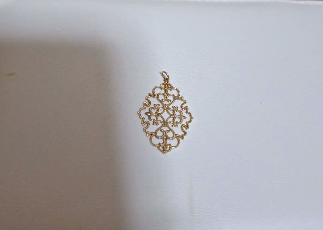 長さを調節する事ができる、アガットロングネックレス