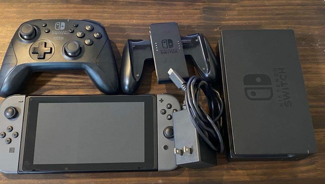 Switch本体　ホリコンセット 株式会社 HORI | グリップコントローラー 専用アタッチメントセット