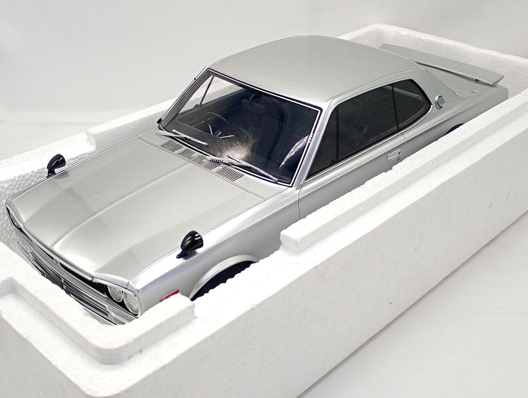 OTTO 1/12 日産 スカイライン 2000GT-R 1970 シルバー OttOmobile 1:12 Nissan Skyline 2000 GT-R (KPGC10) • DiecastSociety.com
