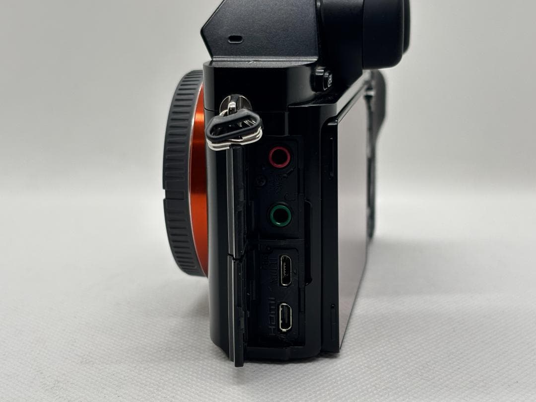 ショット数わずか1099枚：ソニー SONY α7 初代史上最軽量モデル