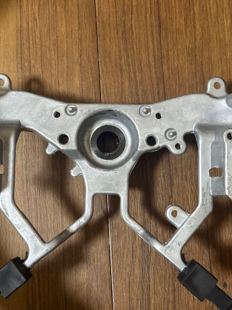 トヨタ　200系 ハイエース　4.5.6.7.8.型　ハンドル　茶木目　小傷有り