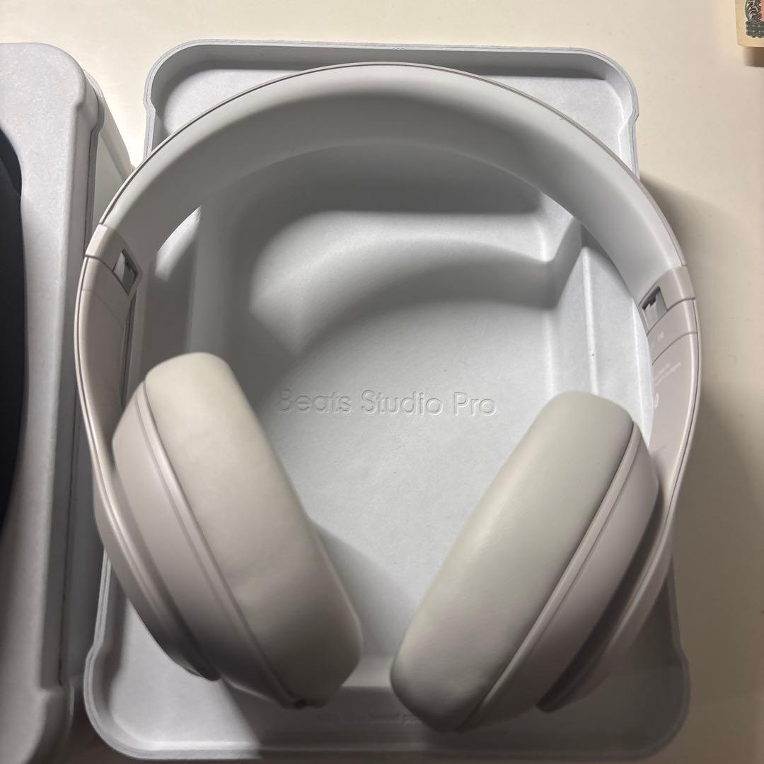 Beats Studio Pro ワイヤレスヘッドホン ホワイト ケース付き - メルカリ