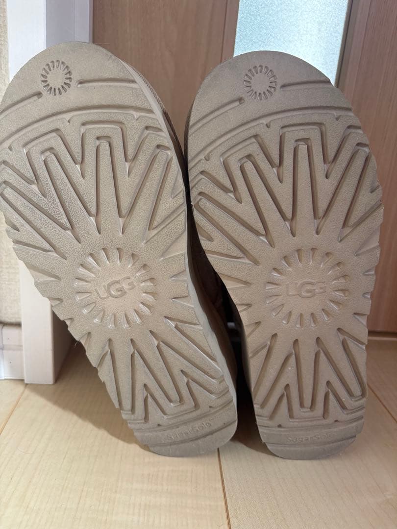 UGG ベージュ クラシックミニプラットフォーム　23.0cm 【最終値下げ】