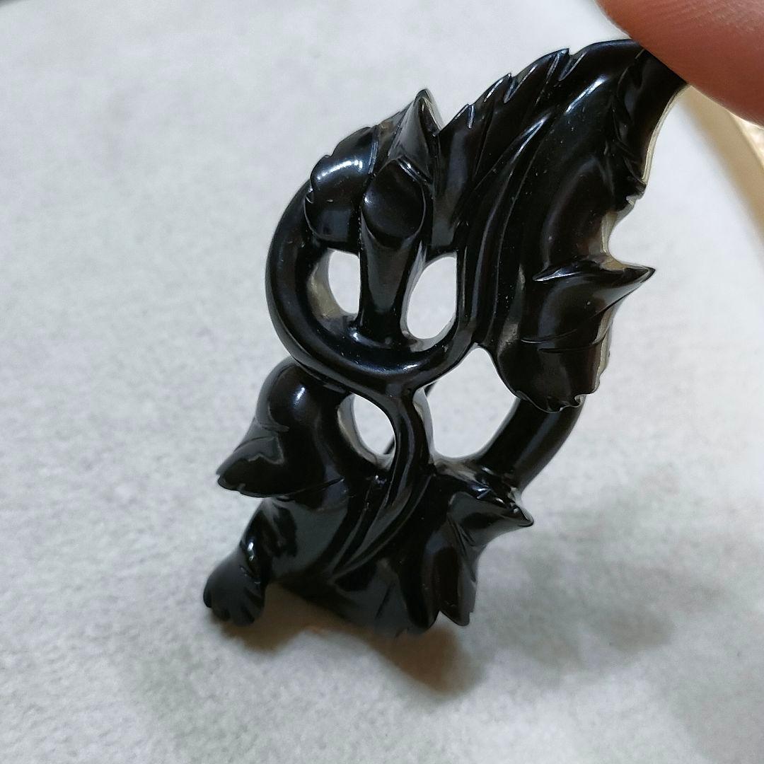 2AI37 ヴィクトリアン ジェット ブローチ - メルカリ