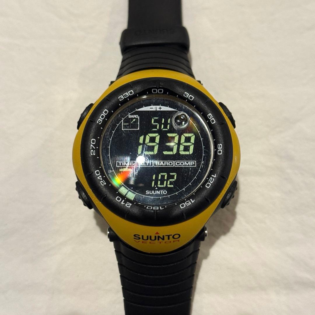 本日限りのお値下げ！スント(SUUNTO) VECTOR イエロー/ブラック 本日限りのお値下げ！スント(SUUNTO) VECTOR イエロー/ブラック 本日