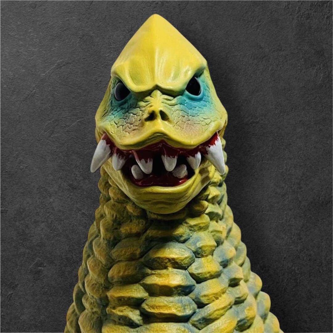 円谷プロ LSSレッドキング 1,500個数量限定 巨大ソフビ人形 - メルカリ