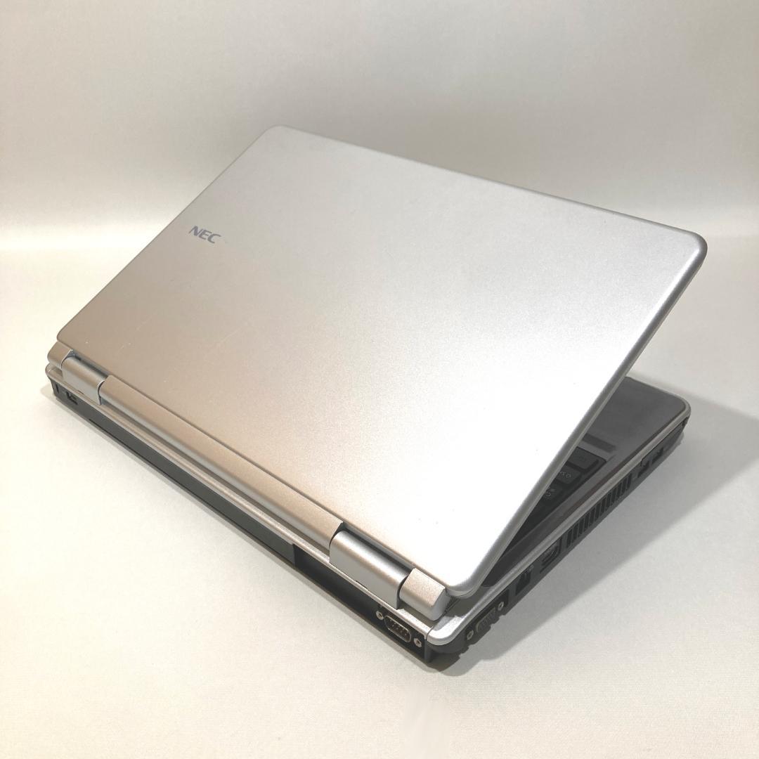 初心者✨大画面・DVD・大容量✨シルバー✨すぐ使えるノートパソコン