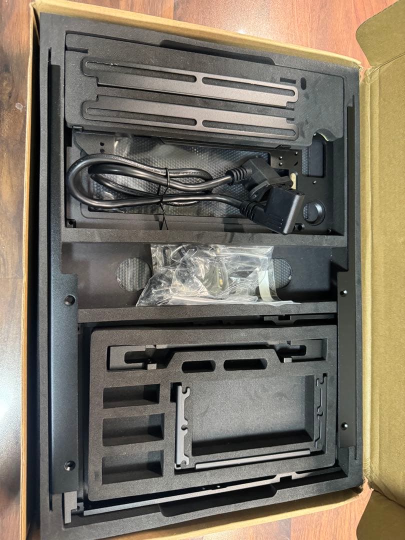 PCケース(自作PC用) FormD T1 v2.0 Sandwich PCIe 4.0 Riser FORMD T1 - Caselabs