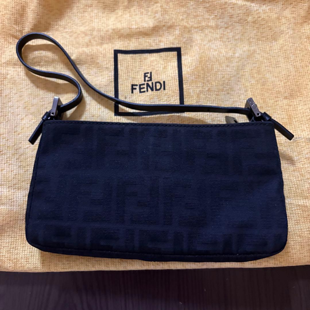 Fendi ブラック ショルダーバッグ FENDI（フェンディ） ショルダーバッグ BY THE WAY MINI バイザウェイ