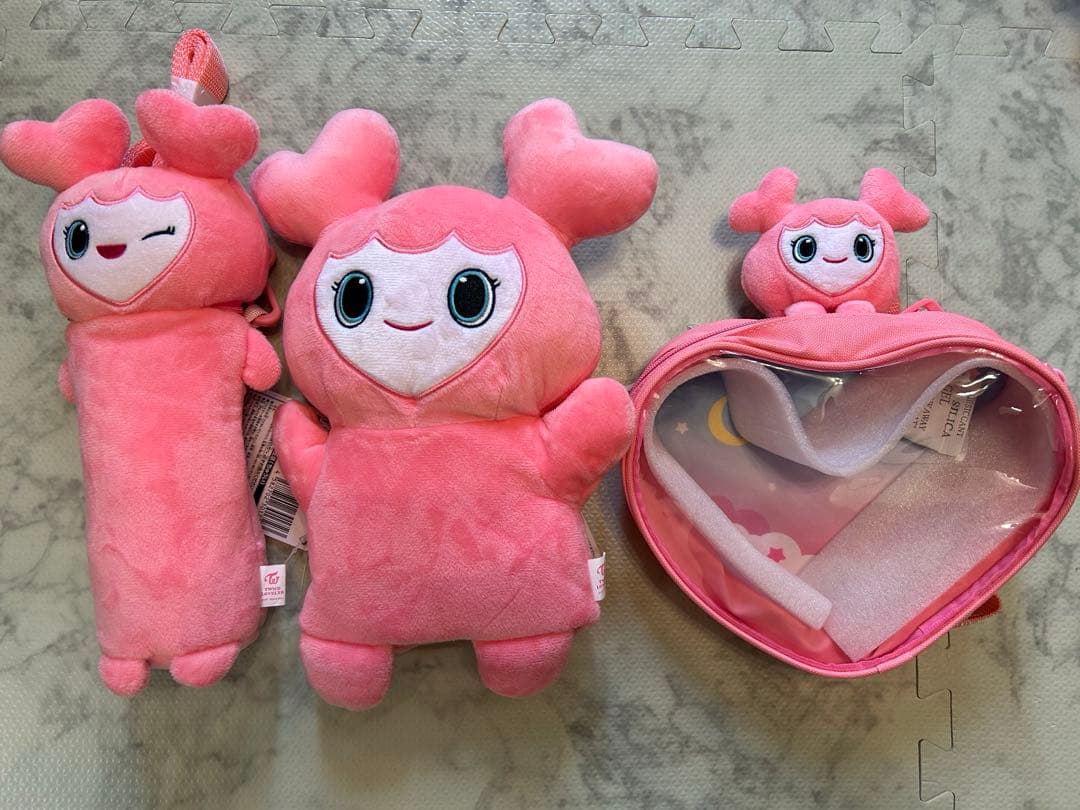 TWICE LOVELYS GiGO限定 モモ 3点セット | Shop at Mercari from Japan
